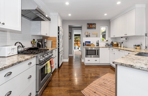 South Park Hill House | This house is a 4 bedroom(s), 2 bathrooms, located in Denver, CO.