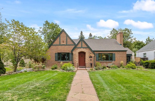 South Park Hill House | This house is a 4 bedroom(s), 2 bathrooms, located in Denver, CO.