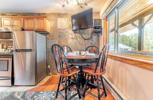 Breckenridge Condo | Top Floor Unit with Many Upgrades! Ski In, Walk Everywhere! | PM6A