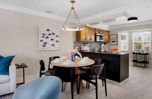 Old Town Condo | *TOP OF OLD TOWN @ DUVAL SQUARE* Home + Last Key White Glove Service.