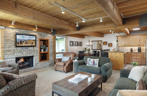 Snowmass Village Condo | Top of the Village - Trails 104