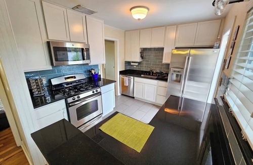 Hale House | Top-Rated Bungalow Near City Park/National Jewish