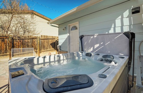 Pleasant Valley House | Trailbend Crossing! Hot Tub near Garden of the Gods