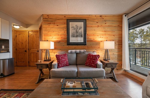 Peak 9 Condo | Trails End Sweet Dreams Condo: Stroll to Main Street, Lifts