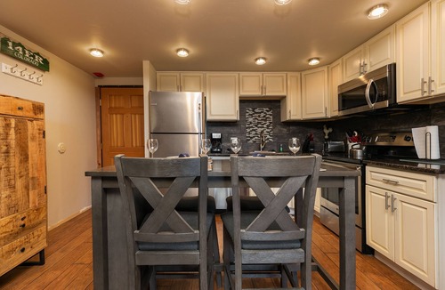 Peak 9 Condo | Trails End Sweet Dreams Condo: Stroll to Main Street, Lifts