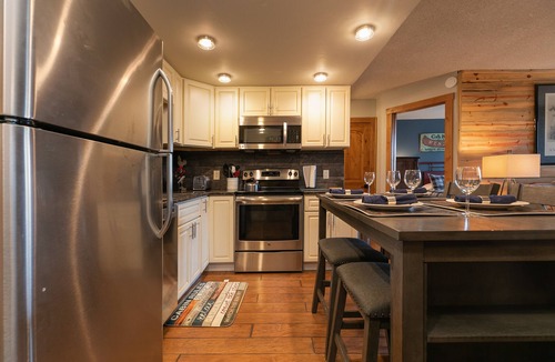 Peak 9 Condo | Trails End Sweet Dreams Condo: Stroll to Main Street, Lifts