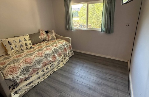 New Castle House | Tranquil farmhouse coi pond chickens duck eggs and pigmy goats, in New Castle co