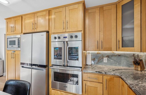 Vista House | TROPICAL LUXURY OASIS Pool Spa Waterfalls Grotto 8 Bedrooms!