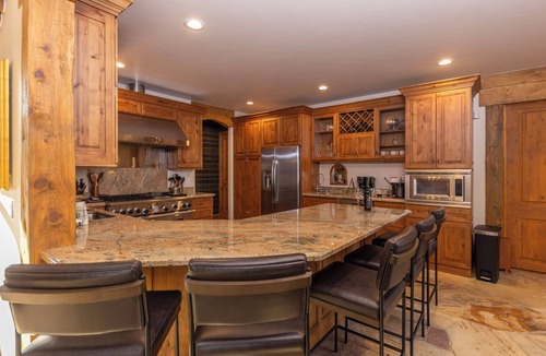 Four O'Clock House | True Ski-in Ski-out Estate, Luxury Suites, hot tub, gaming. AMAZING Home and Location!