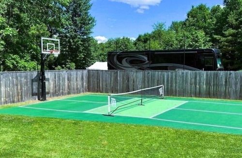 Warrensburg House | Ultimate Family Resort: Pool, Hot Tub, Mini Golf & Game Room mins to Lake George