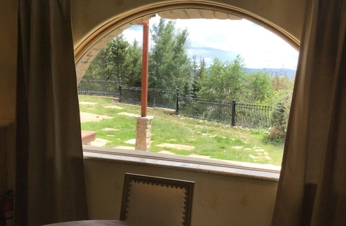 Steamboat Springs House | Under the Gondola - Flat Top Suite, Dog Friendly!