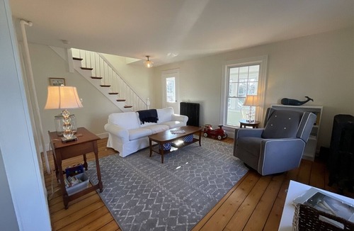 Jamestown House | Updated Island Cottage - Walking distance to the beach. Kid Friendly!