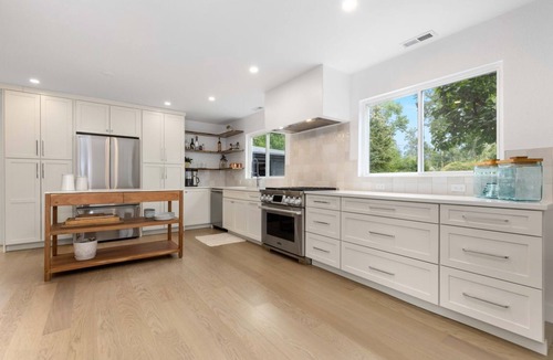 Golden House | Upscale 2-Bed in Golden - Walk to Downtown & Trails, Minutes to Mountains
