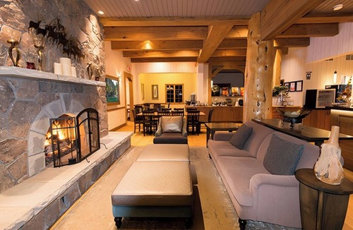 Glenwood Springs Hotel | Upscale Glenwood Stay w/Hot tub, Mountain Vistas, & Comfort | Free Breakfast