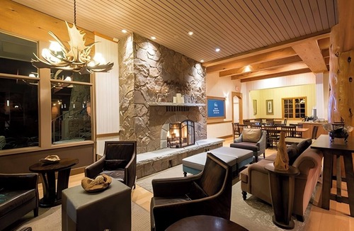 Glenwood Springs Hotel | Upscale Glenwood Stay w/Hot tub, Mountain Vistas, & Comfort | Free Breakfast