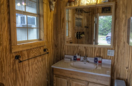 Utopia Cabin | Utopia Bunkhouse