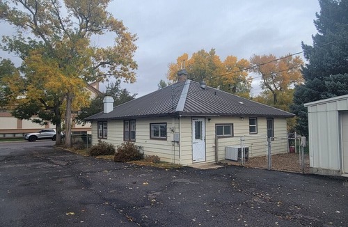 Craig House | Vacation Rental! HUNTERS, SKIERS, and All WELCOME!