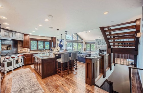 Vail House | Vails View House |4BR Luxe Stay w/Views Hosted by Alpine Co-Hosts Vail Valley