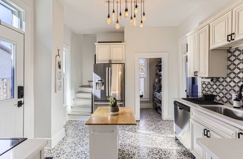 City Park West House | Victorian house near RINO/DT w/yard and hot tub!