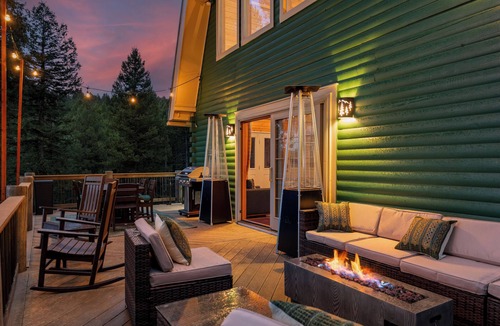 Evergreen House | Views, Hot Tub, Skee-ball, Pool Table, Disc-golf, Trail Access on Property!