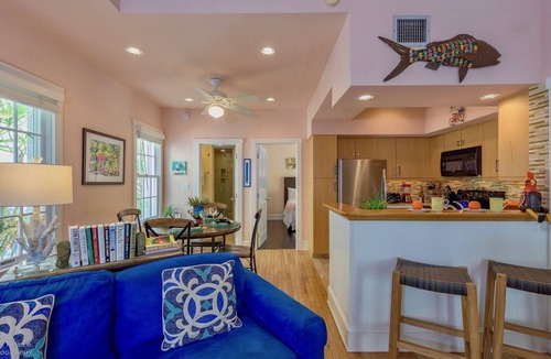 Old Town House | *VILLA CUBANA @ OLD TOWN* Cottage Near Duval + Last Key White Glove Service.