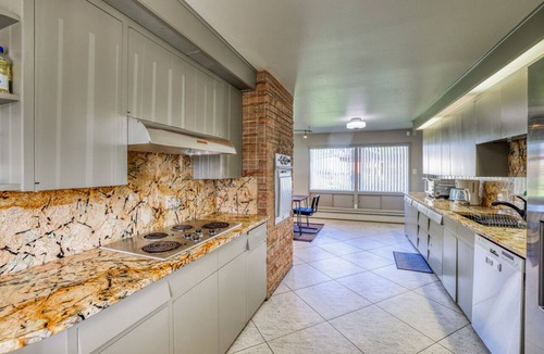 Bel Aire House | Vintage Luxury W/Spa, Huge Yard Near Red Rocks and City