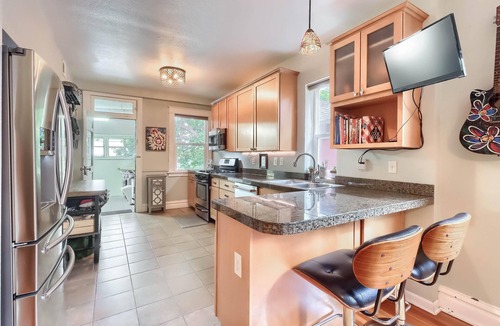 Congress Park Apartment | Visit Family in Denver, Walkable Stay, Near Red Rocks Shuttle