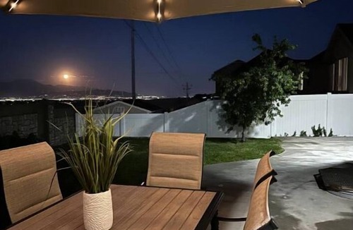 Salt Lake County House | Wake up to the best panoramic views in this cozy 3-bedroom house.
