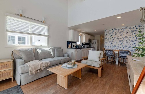 Jerusalem House | Walk to Beach! Renovated East Matunuck Home Near Dog Beach & Marina