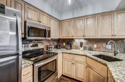 Historic District House | Walk to Gondola, Private Hot Tub, Views!