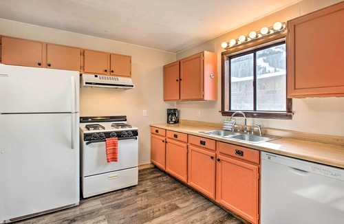 Red River Condo | Walk to Main St & Riverfront Trail: Mtn-View Condo