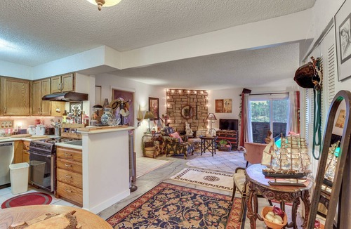Union Square Condo | Walk to Parks & Dining! Lakewood Condo w/Balcony