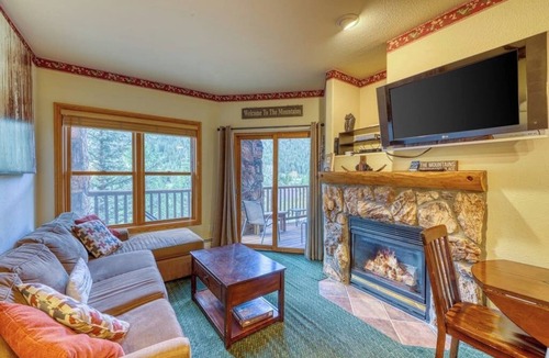 Mountain House Condo | Walk to the Slopes, Amazing Ski Area Views, Shared Hot Tubs Too