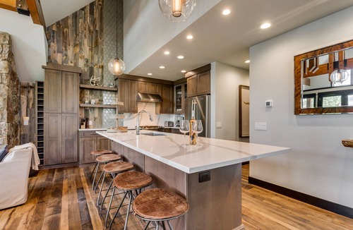 Four O'Clock House | Walk to the slopes! Completely remodeled with 5-star finishes and private hot tub!
