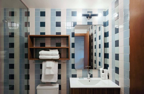 Hale Apartment | Wander the High Desert | La Vista Motel | 210