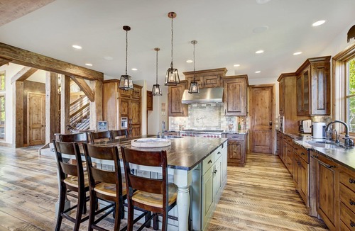 Warrior's Mark West House | Wandering Moose on Peak 10 | Epic Views, Hot Tub & LOCATION!