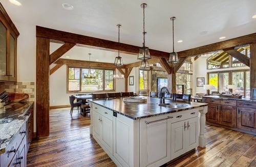 Warrior's Mark West House | Wandering Moose on Peak 10 | Epic Views, Hot Tub & LOCATION!