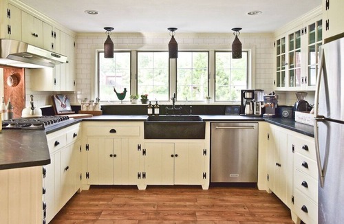 Arlington House | Warm Brook Farm | 1792 Vermont Farmhouse, Hot Tub, Koi Pond & Gardens