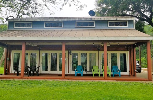 Seguin House | Waterfront rental, park-like setting, 2 Kayaks. 3 OR MORE NIGHTS GET 15% OFF.
