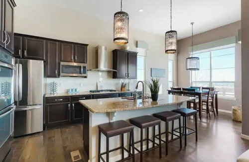 Arvada House | Welcome CU Graduation Families|Sleeps 10|Gather