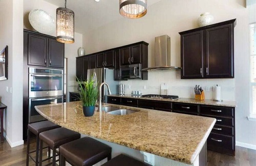 Arvada House | Welcome CU Graduation Families|Sleeps 10|Gather