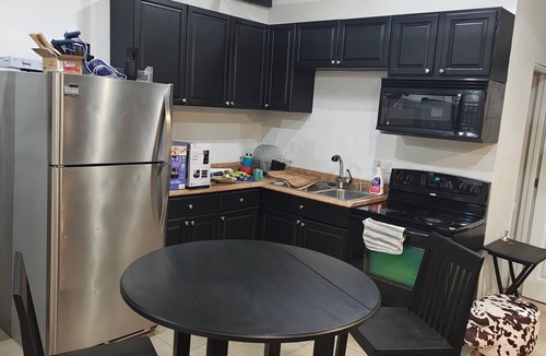 East Gate Apartment | Welcoming 1-bedroom studio with AC in charming Lakewood
