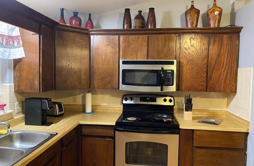 Jewell Heights - Hoffman Heights House | Welcoming 4-bedroom house. Perfect Location: Main 3 hospitals, DIA, Downtown