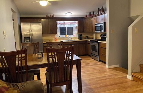 Jewell Heights - Hoffman Heights House | Welcoming 4-bedroom house. Perfect Location: Main 3 hospitals, DIA, Downtown