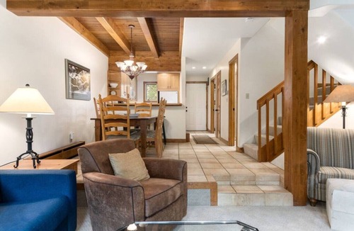 Vail Villa | West Vail Ptarmigan Townhome - Summer Pool