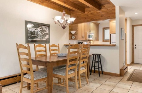 Vail Villa | West Vail Ptarmigan Townhome - Summer Pool