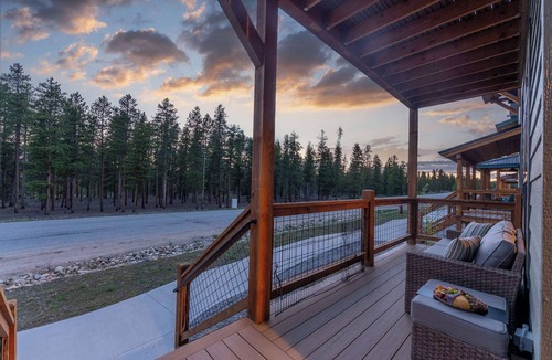 Leadville North House | Westwoods 4BR Mountain Home | Sauna + Shuffleboard | Sleeps 8 | Pet OK