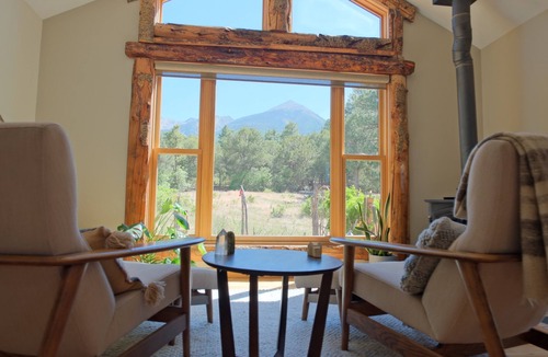 Howard Cabin | Whispering Pines retreat property near Salida!