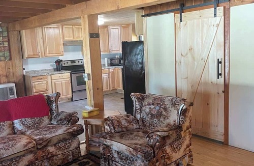 Lincoln Cabin | Whitney Landing: A Lakeside Getaway on Upper Cold Stream Pond