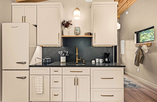 North Shore Cabin | Wildernest Cabins · Cabin 3
